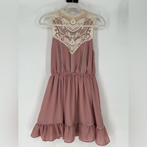 ALTAR’D STATE NWOT DUSTY ROSE ECRU LACE DRESS, LINED, BACK BUTTON CLOSE, LOVELY‎